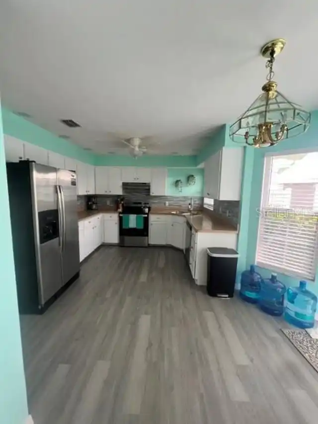 Listing Photo 11