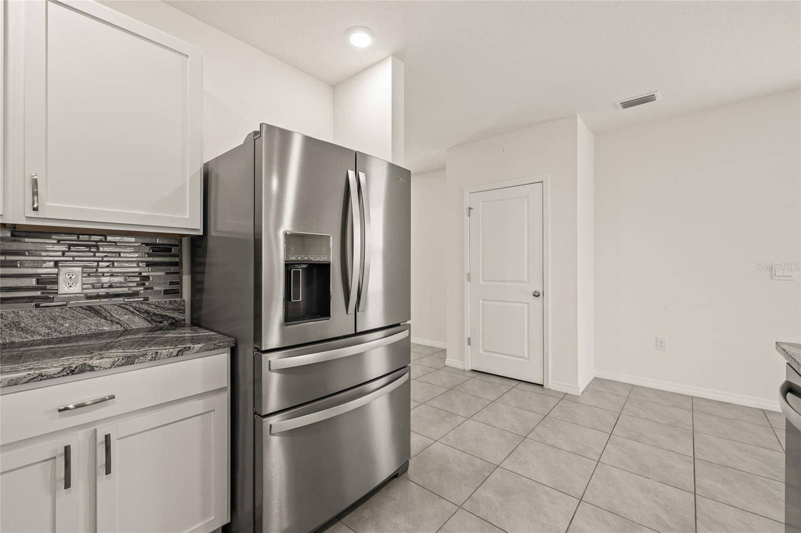 Listing Photo 12