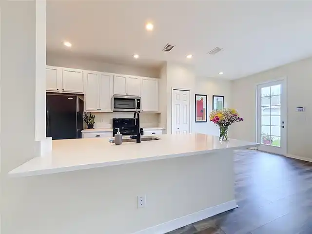 Listing Photo 19