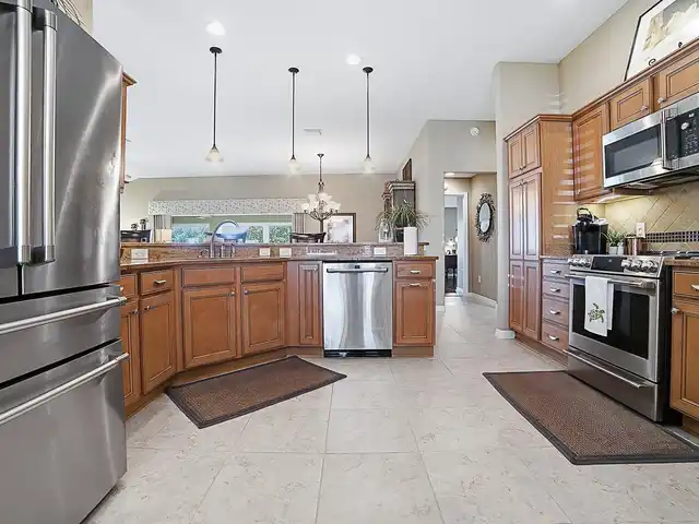 Listing Photo 7
