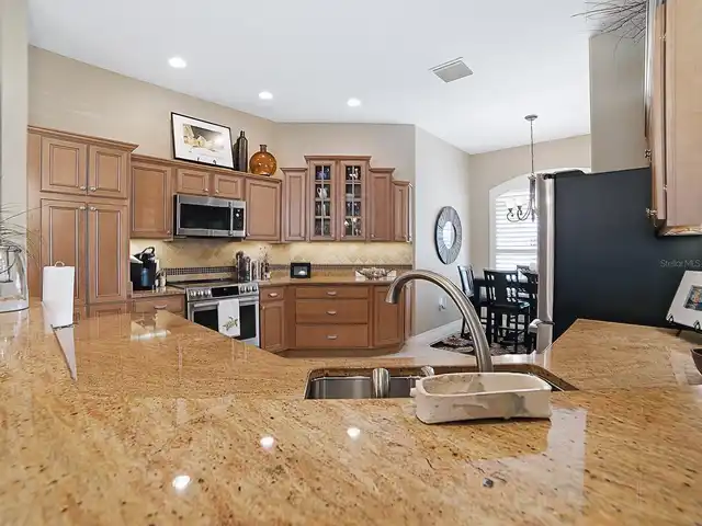 Listing Photo 11