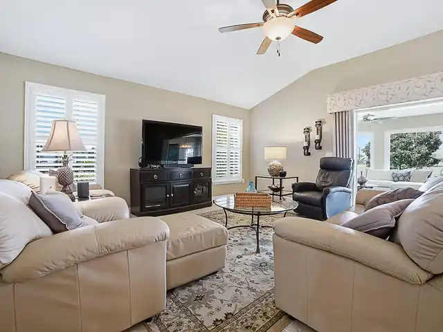 Listing Photo 12