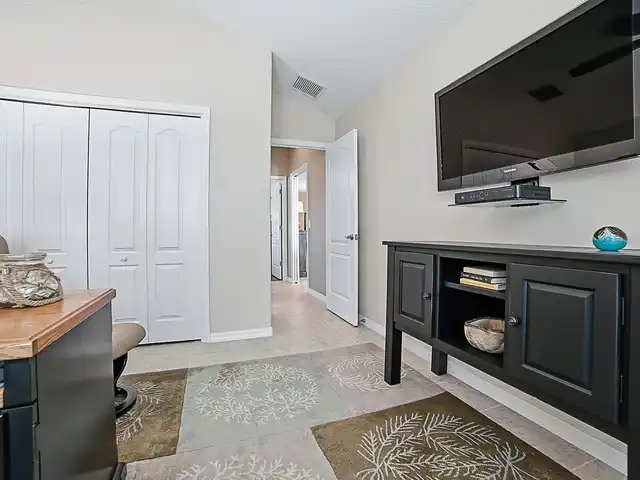 Listing Photo 25