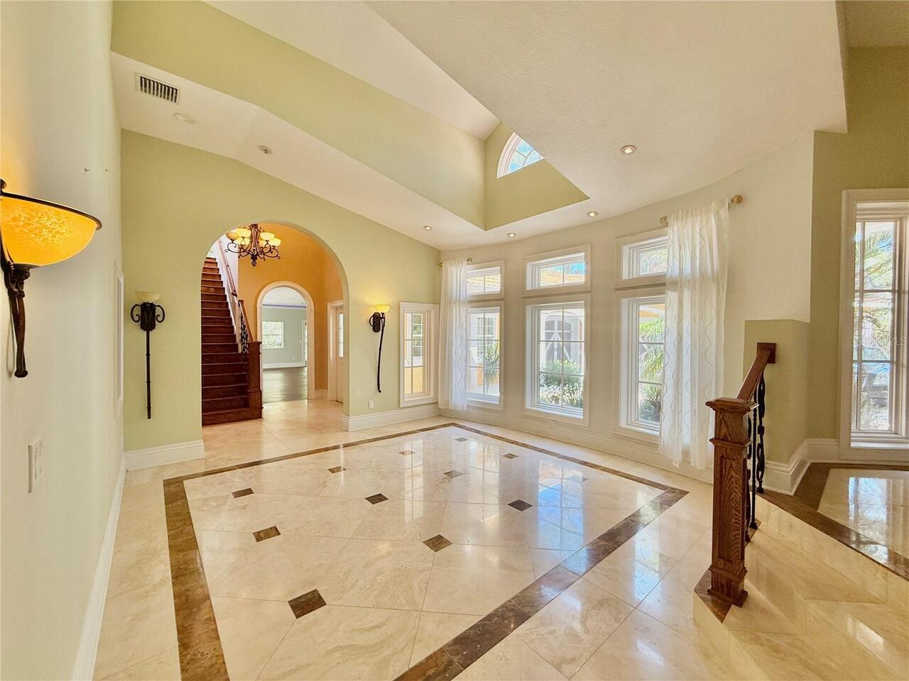 Listing Photo 12
