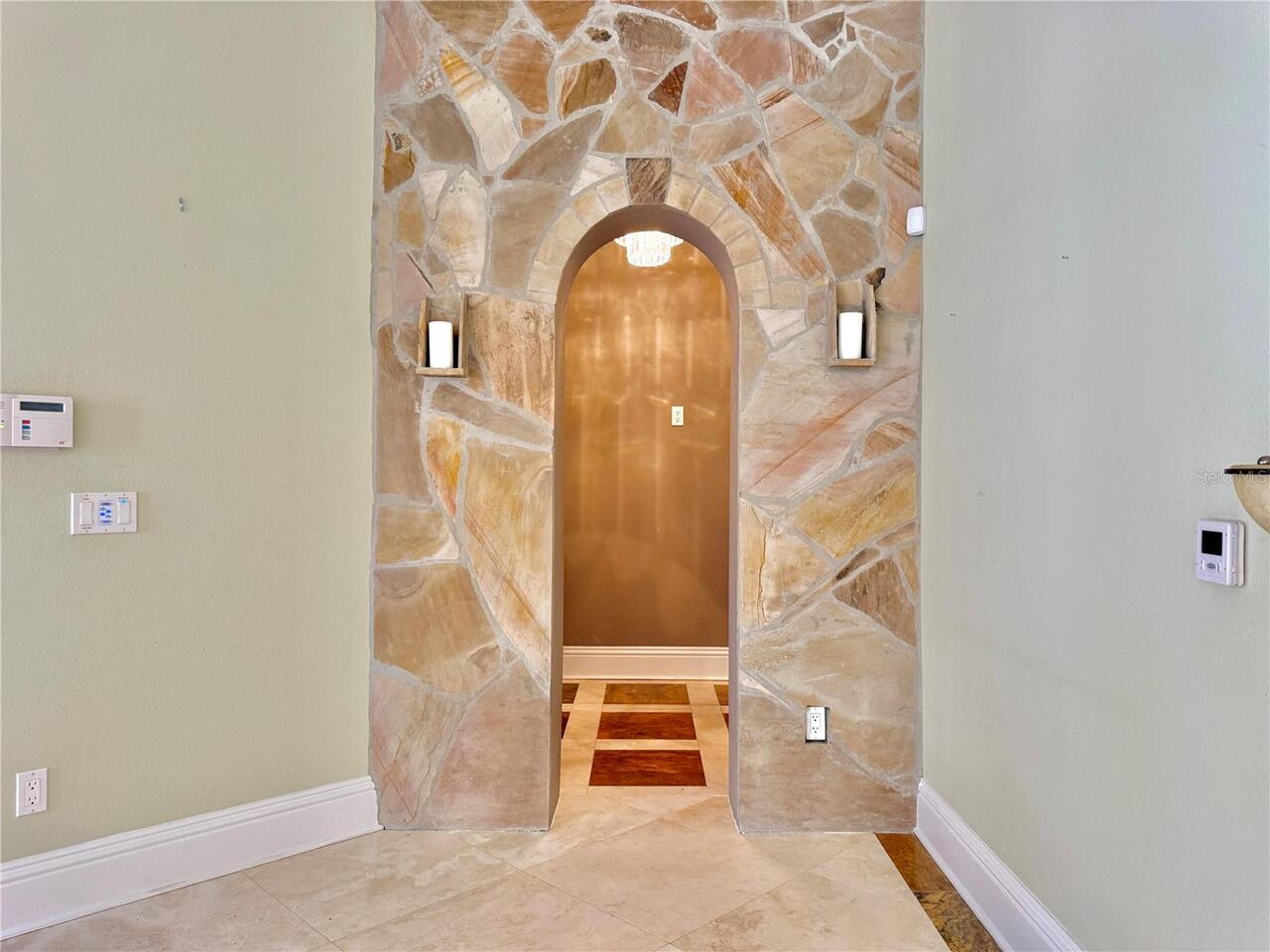 Listing Photo 14