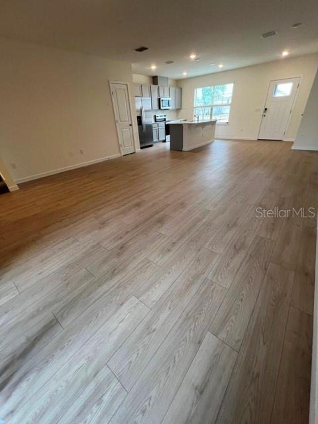 Listing Photo 8