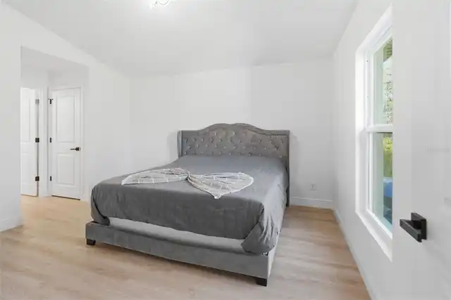Listing Photo 16
