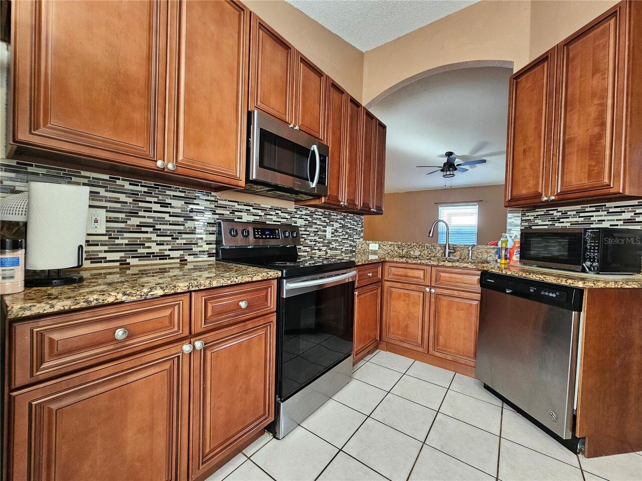 Listing Photo 11