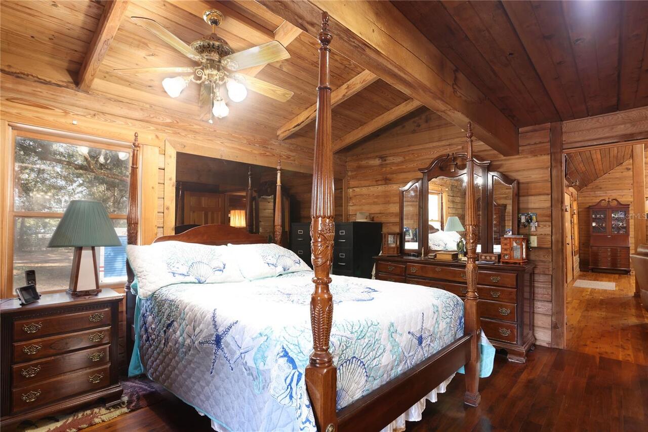 Listing Photo 12