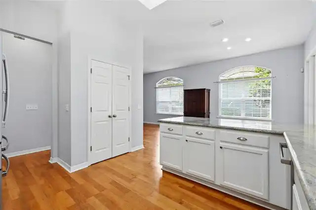 Listing Photo 17