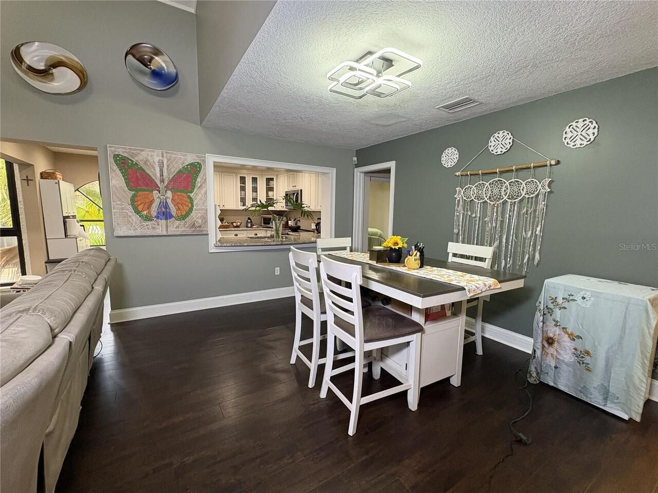 Listing Photo 6