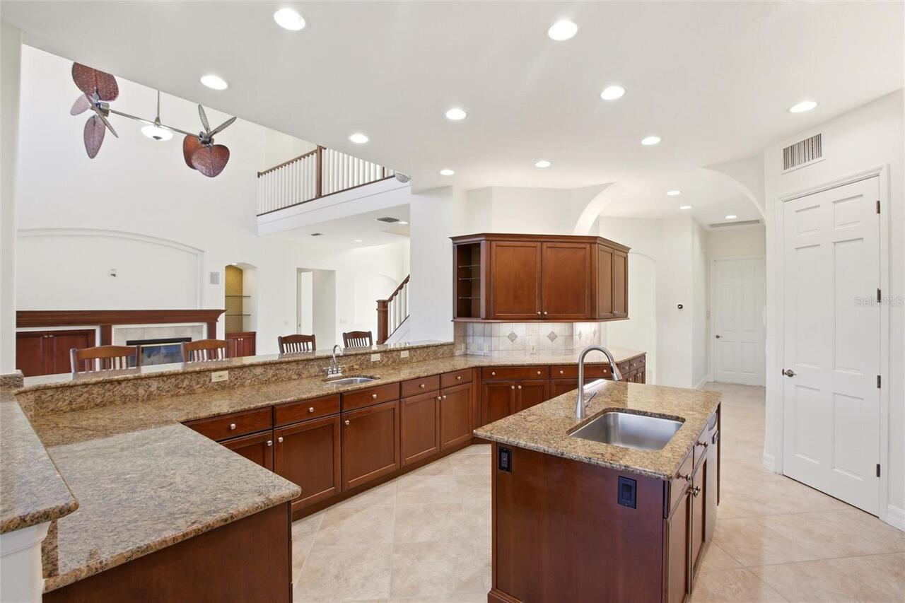 Listing Photo 11