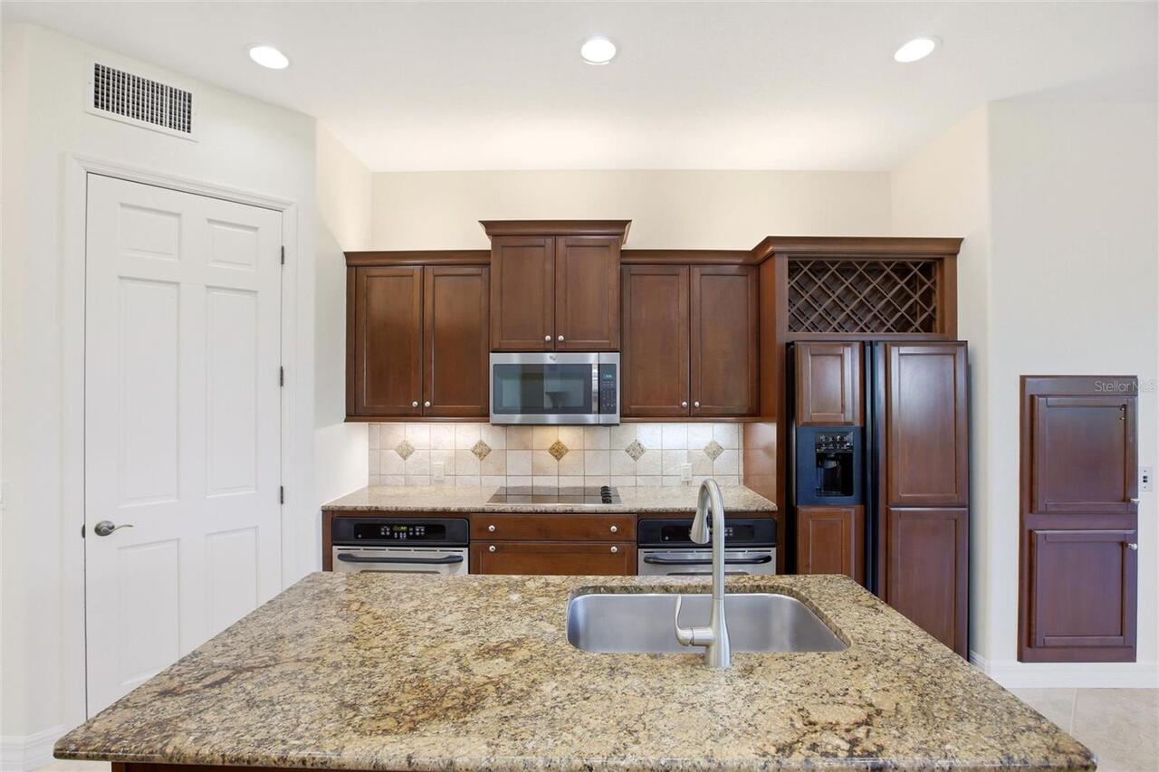 Listing Photo 12