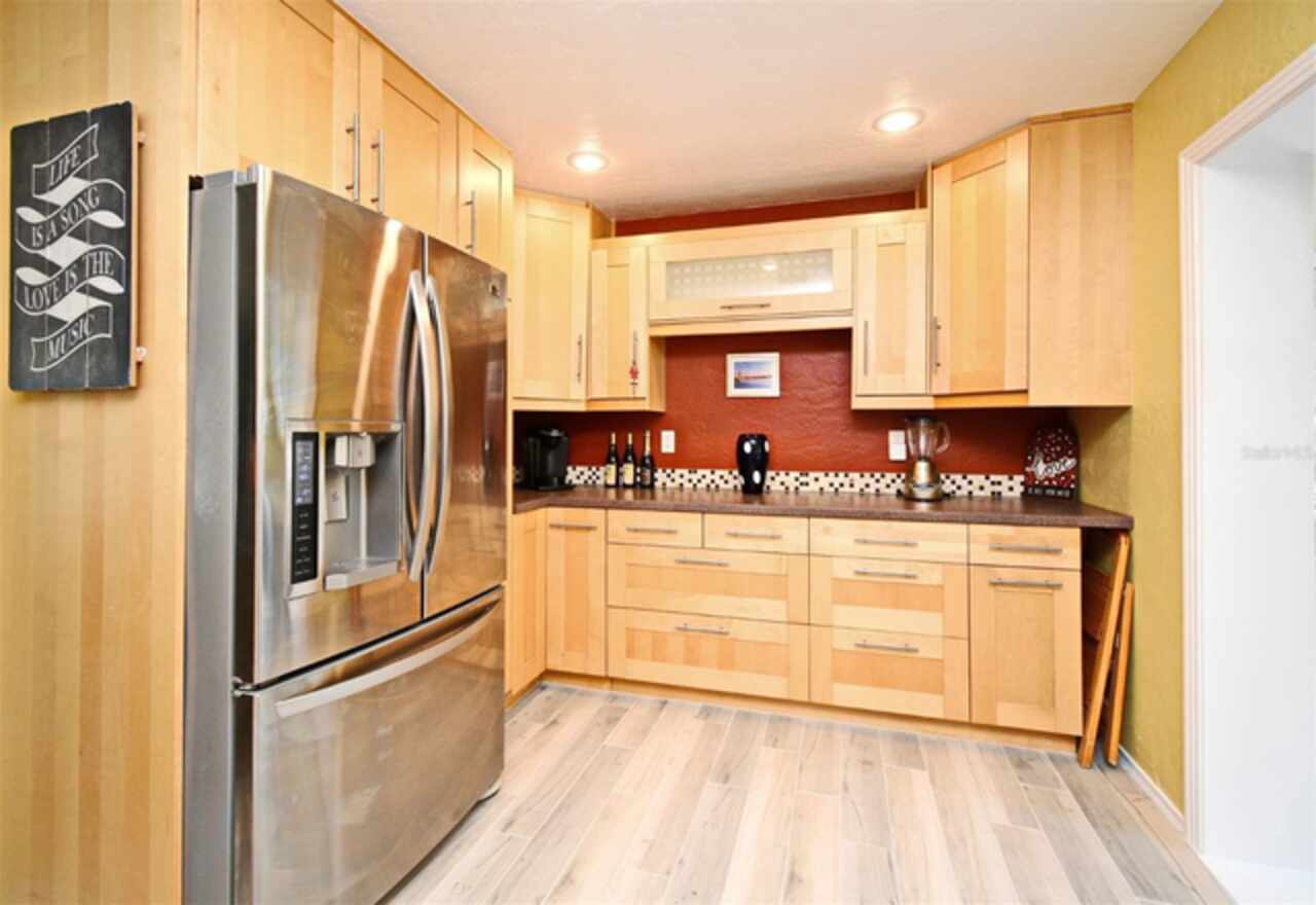 Listing Photo 8