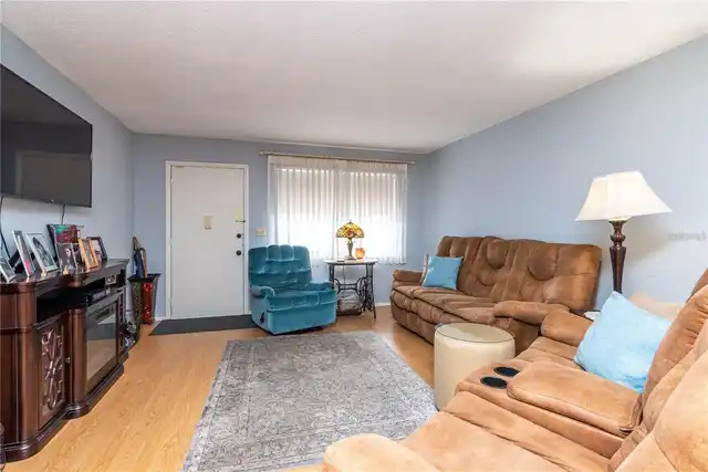 Listing Photo 9
