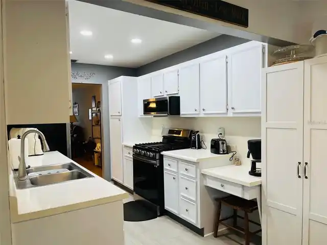 Listing Photo 12