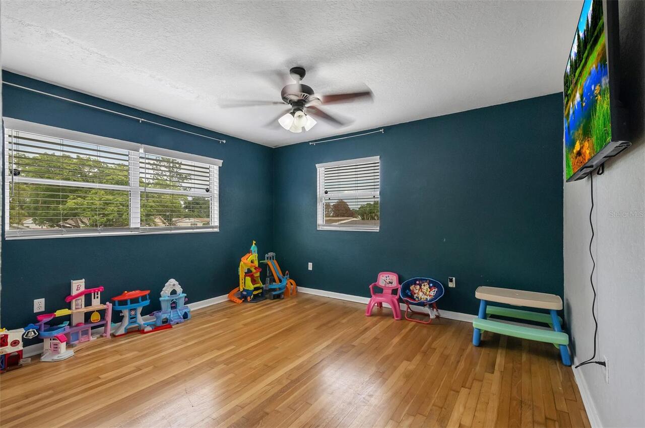Listing Photo 9