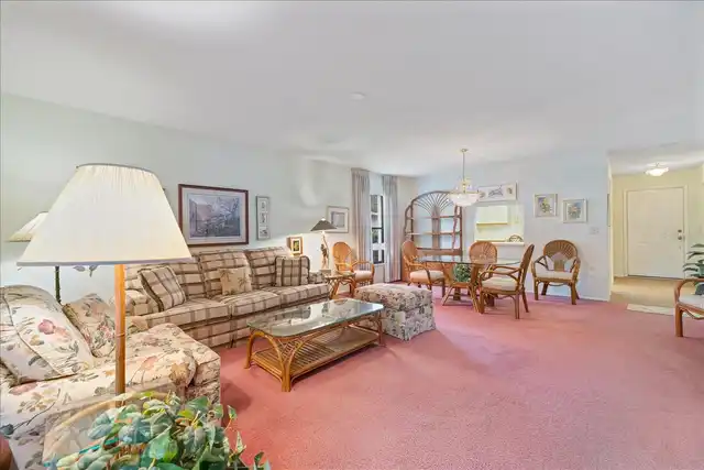 Listing Photo 8