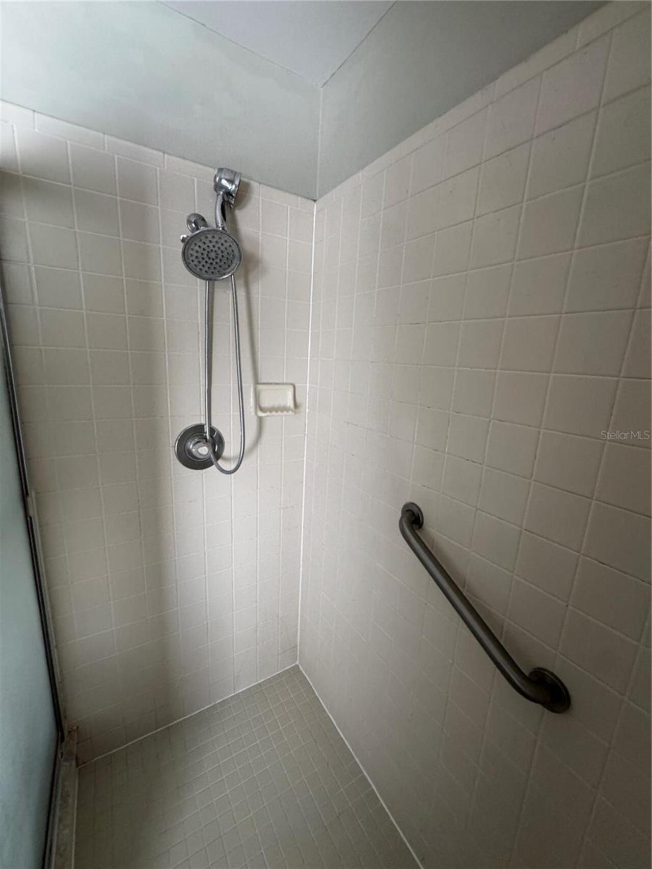 Listing Photo 11