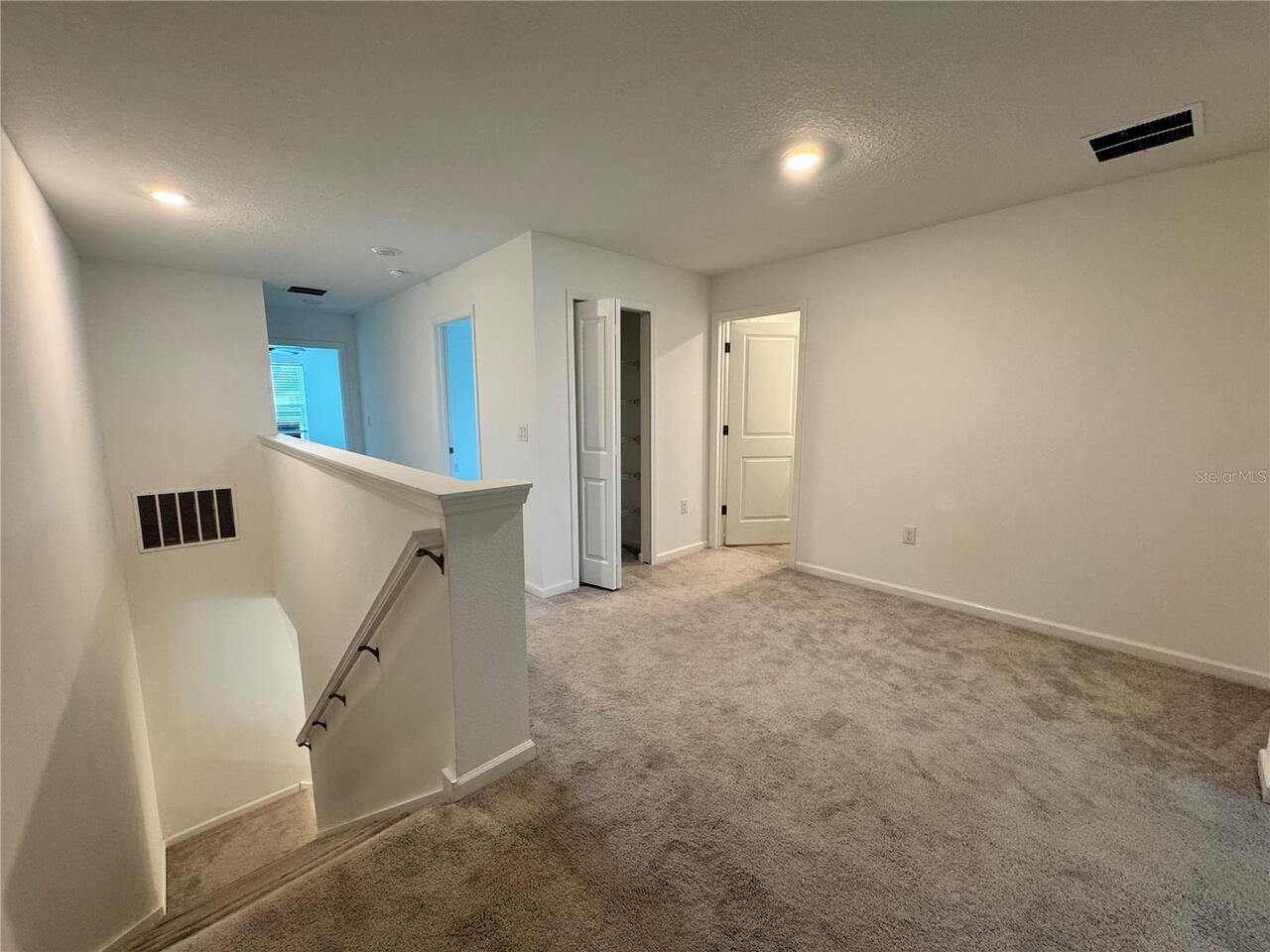 Listing Photo 12