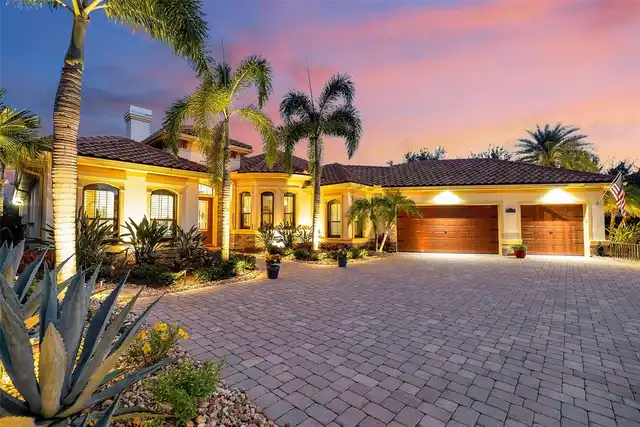 4BR, Home, 3BA, $2,399,000
Read More