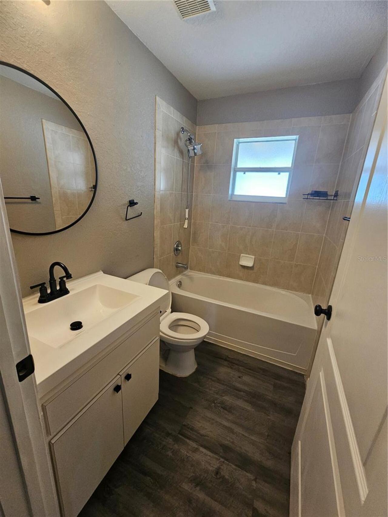 Listing Photo 12