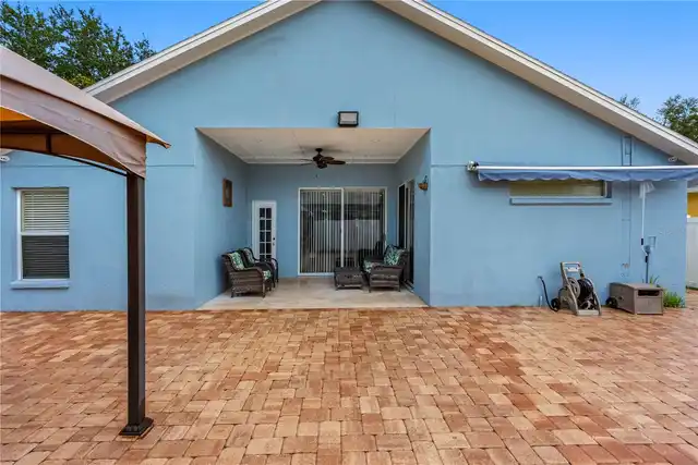 Listing Photo 11