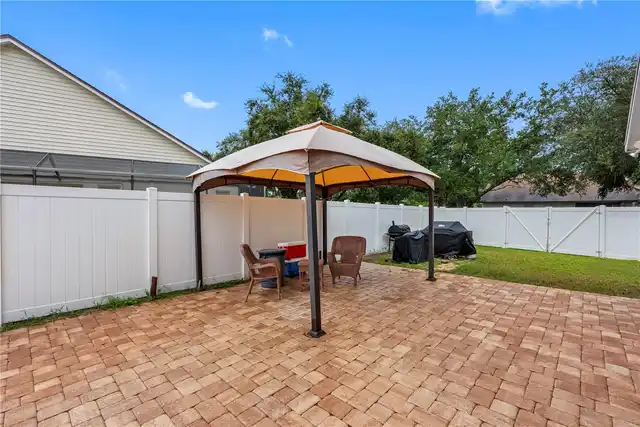 Listing Photo 16
