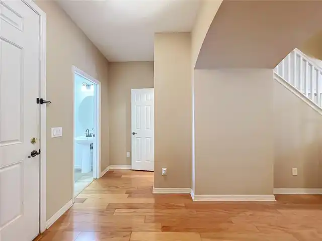 Listing Photo 11