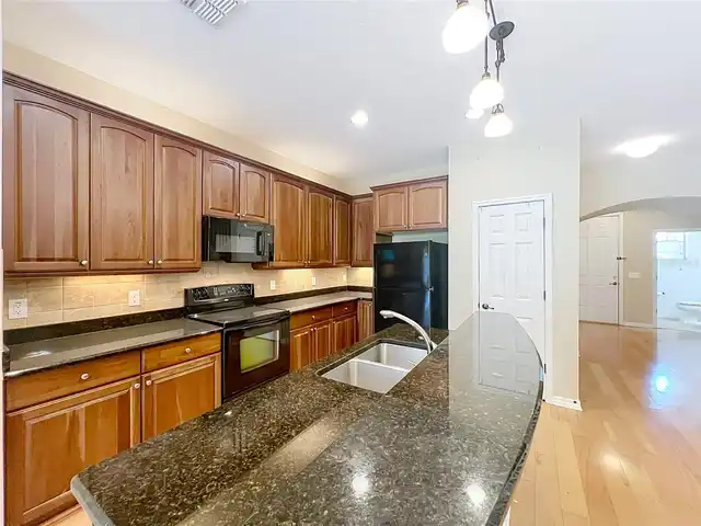 Listing Photo 25