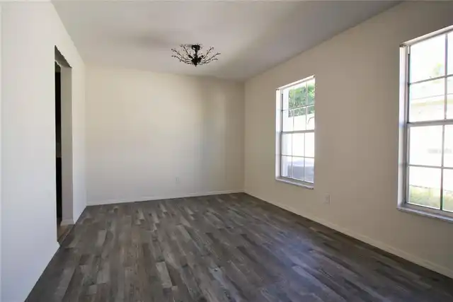 Listing Photo 9