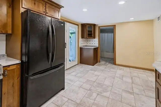Listing Photo 16