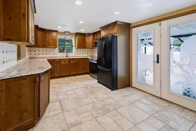 Listing Photo 17