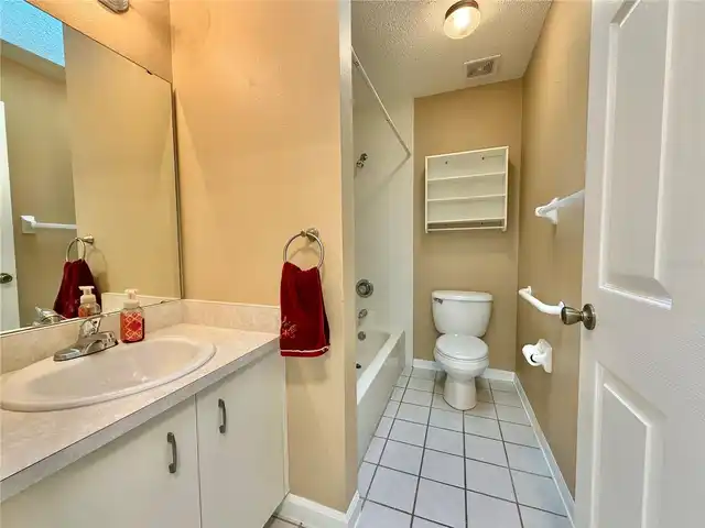 Listing Photo 12