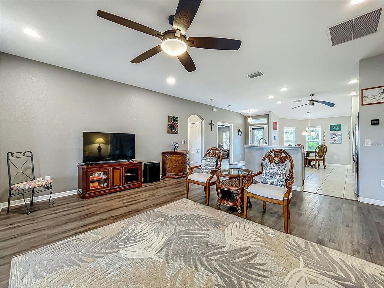 Listing Photo 14