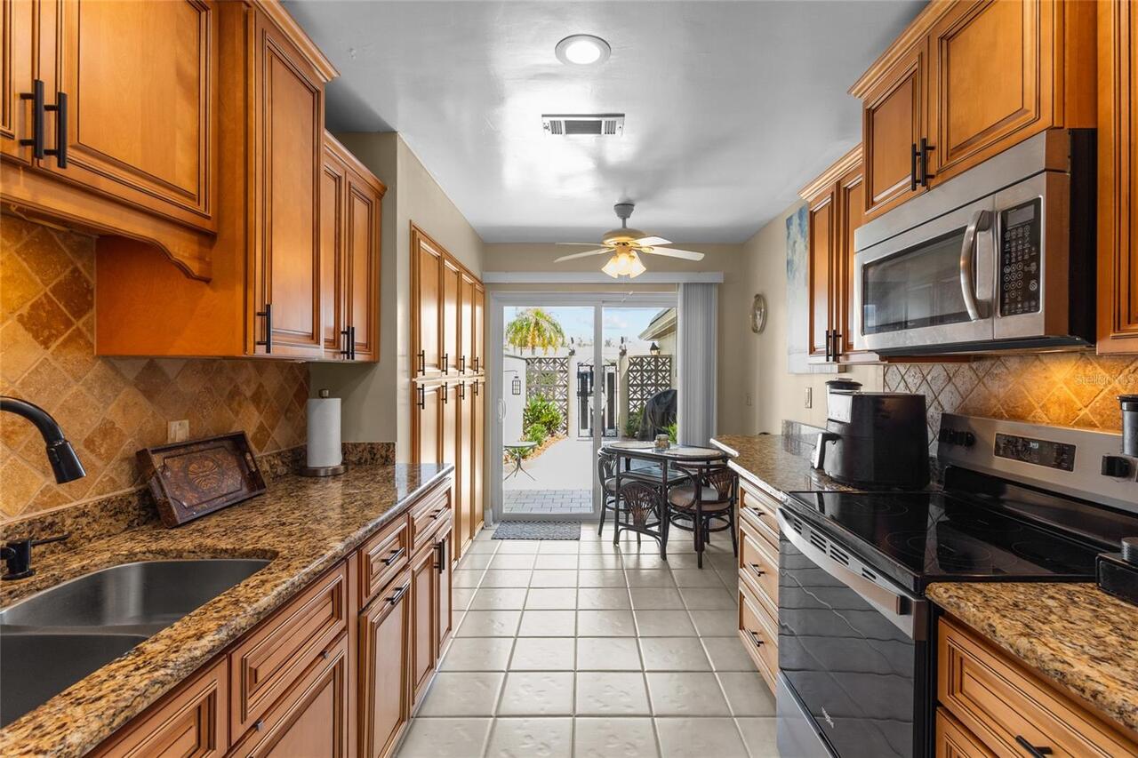 Listing Photo 14