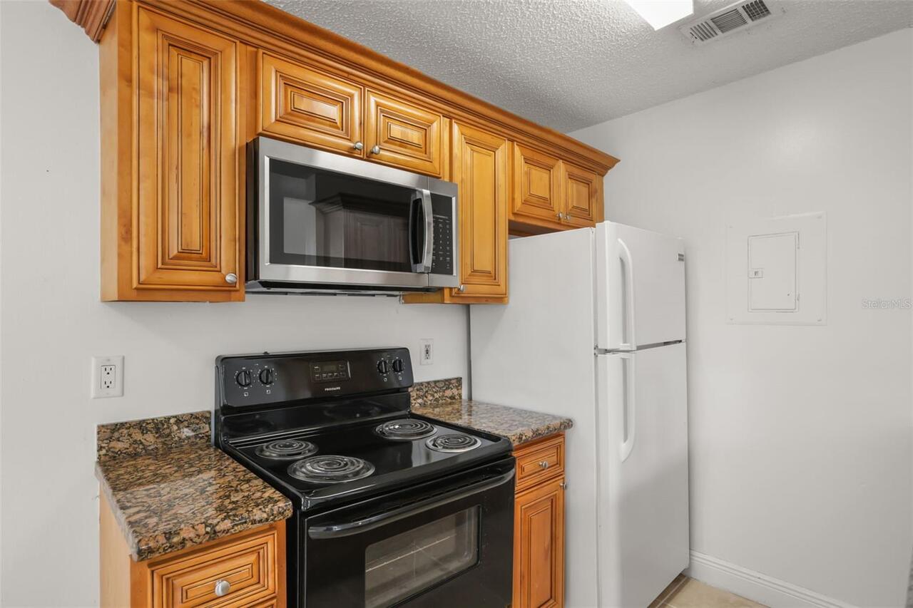 Listing Photo 10