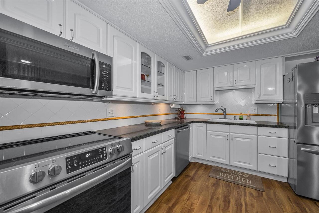 Listing Photo 10