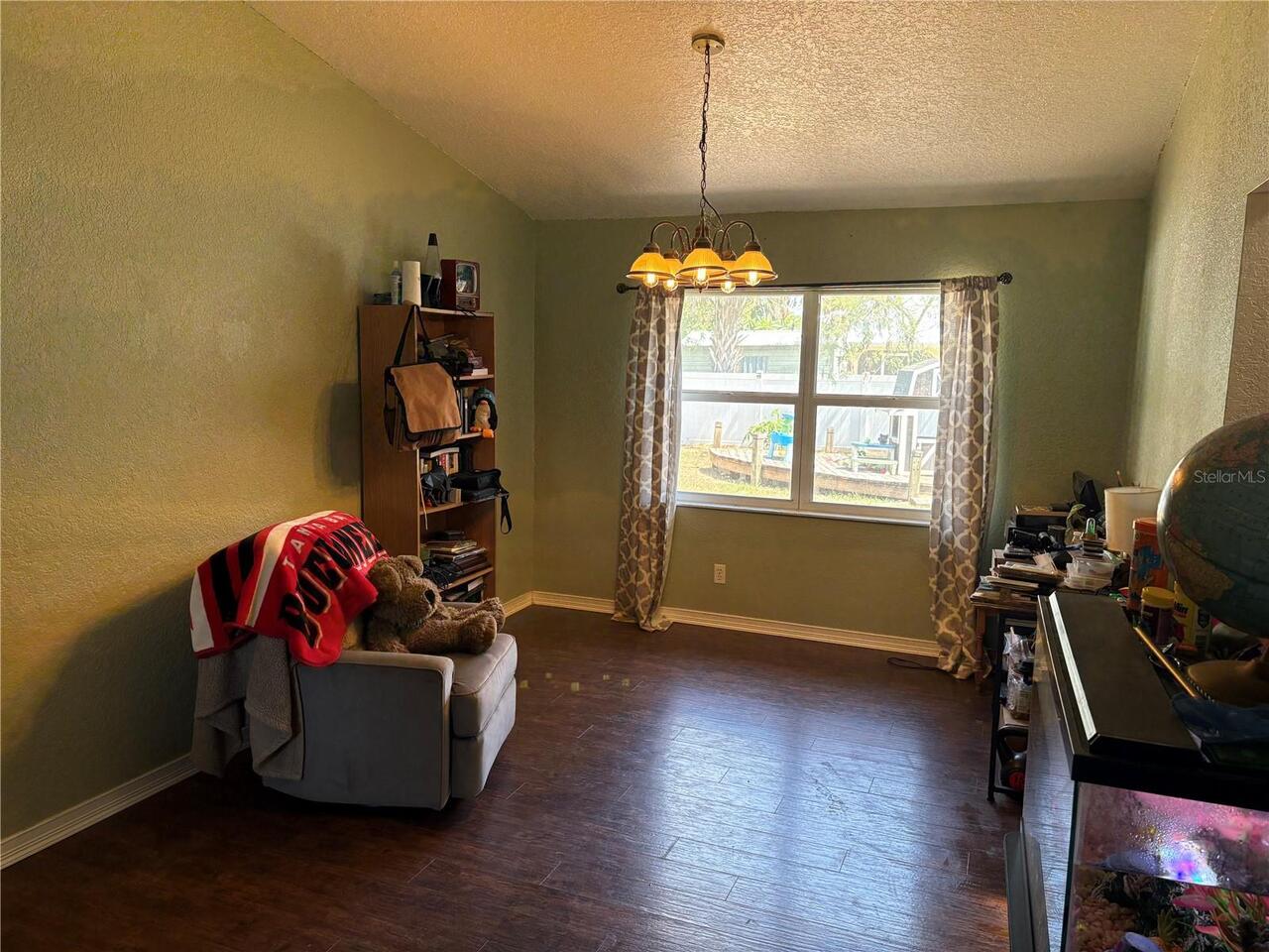 Listing Photo 10