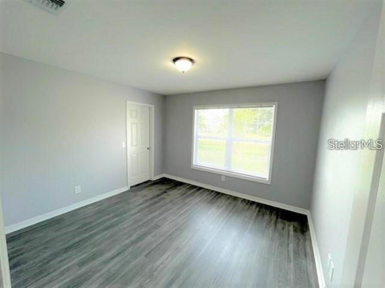 Listing Photo 9