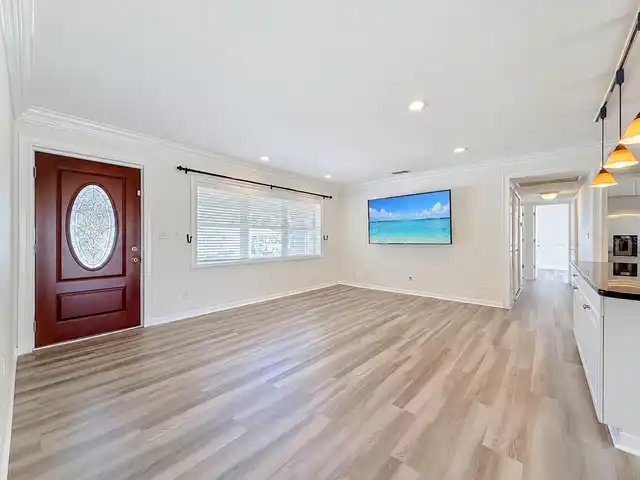 Listing Photo 7