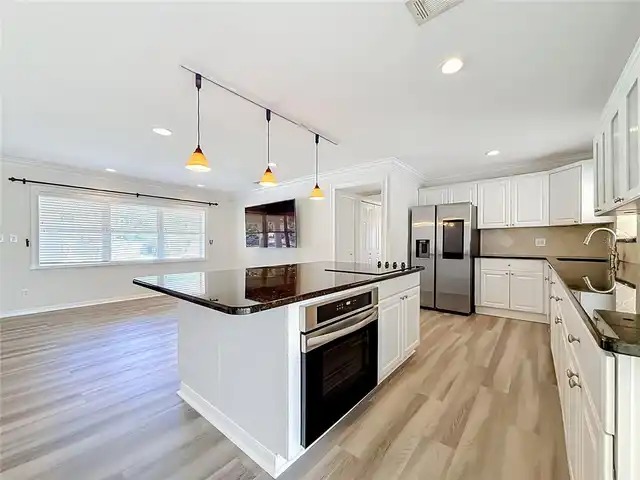 Listing Photo 17