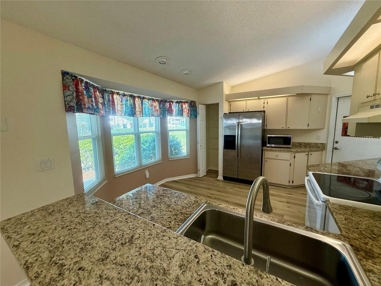 Listing Photo 8