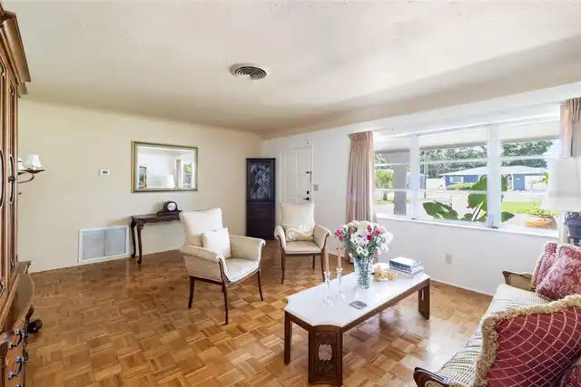Listing Photo 7