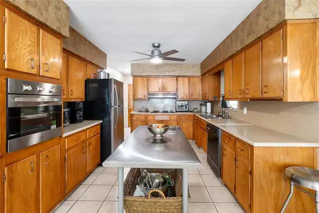 Listing Photo 15