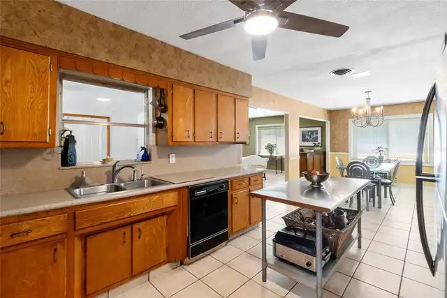 Listing Photo 16