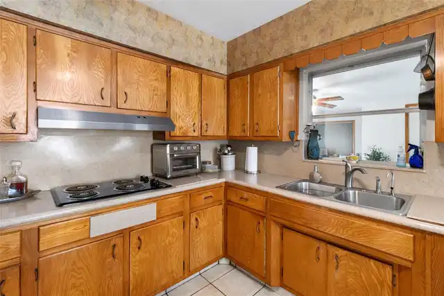 Listing Photo 17