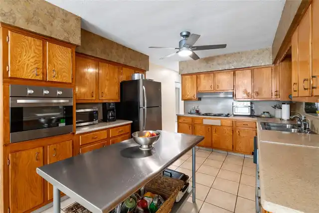 Listing Photo 18