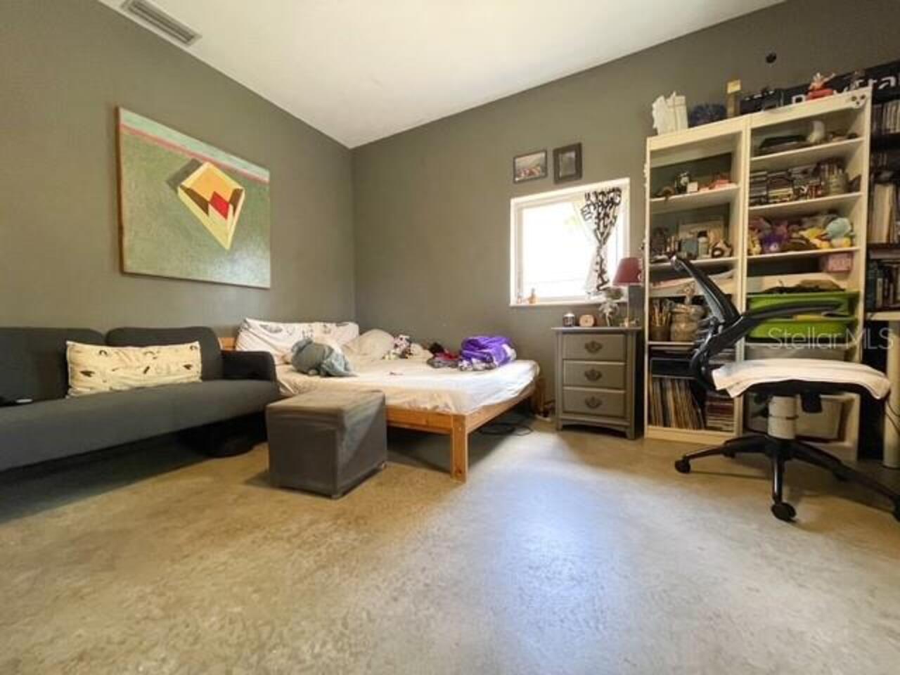 Listing Photo 9