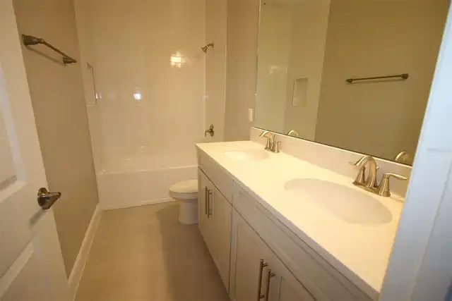 Listing Photo 15